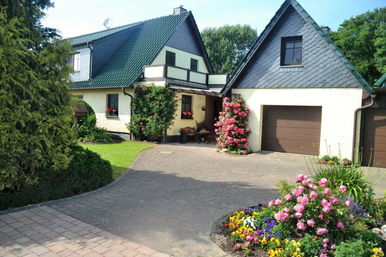 Ferienwohnung 1 Bei Familie Saupe Schaprode Ngoại thất bức ảnh